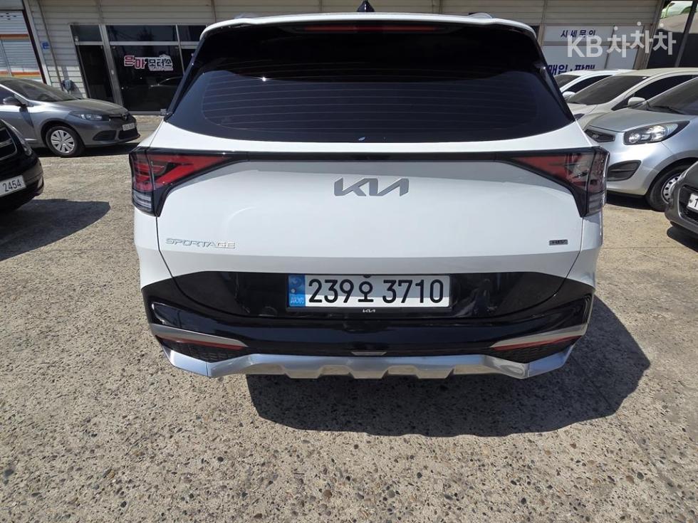 2023 - kia sportage