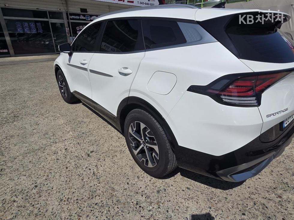 2023 - kia sportage