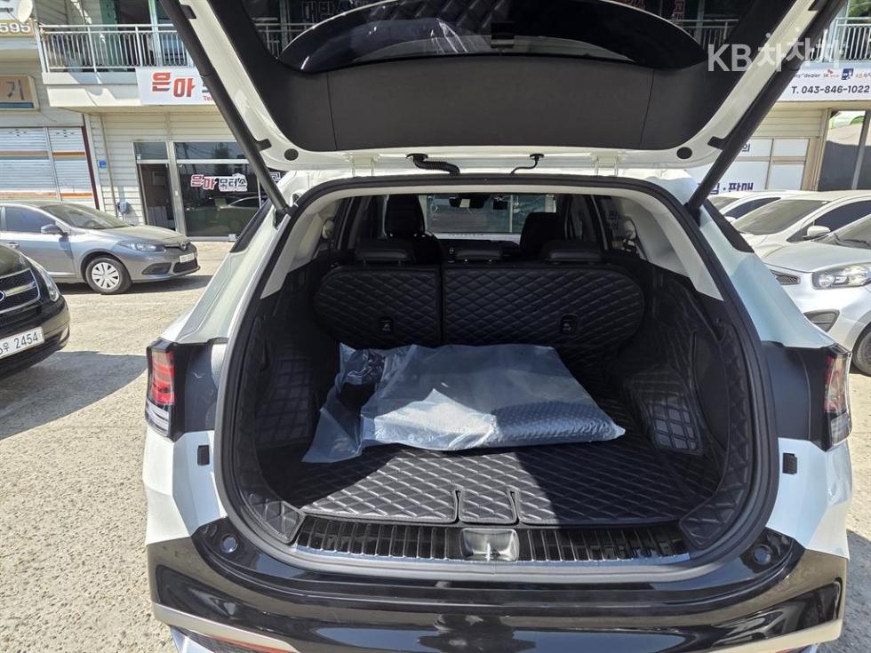 2023 - kia sportage