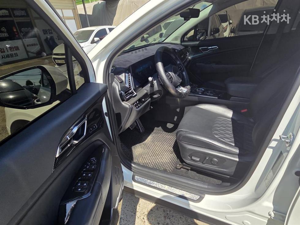 2023 - kia sportage