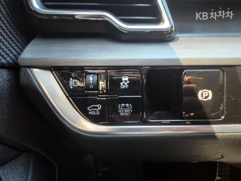 2023 - kia sportage