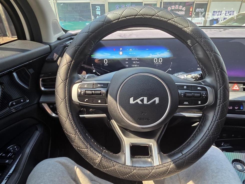 2023 - kia sportage
