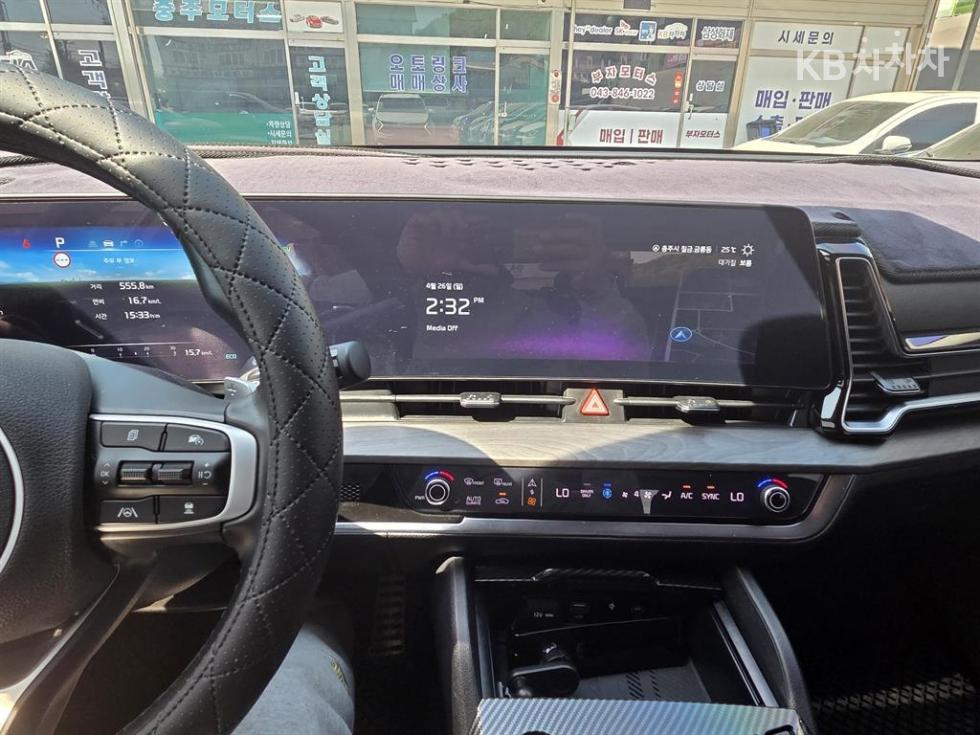 2023 - kia sportage