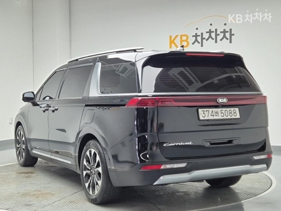 2021 - kia carnival