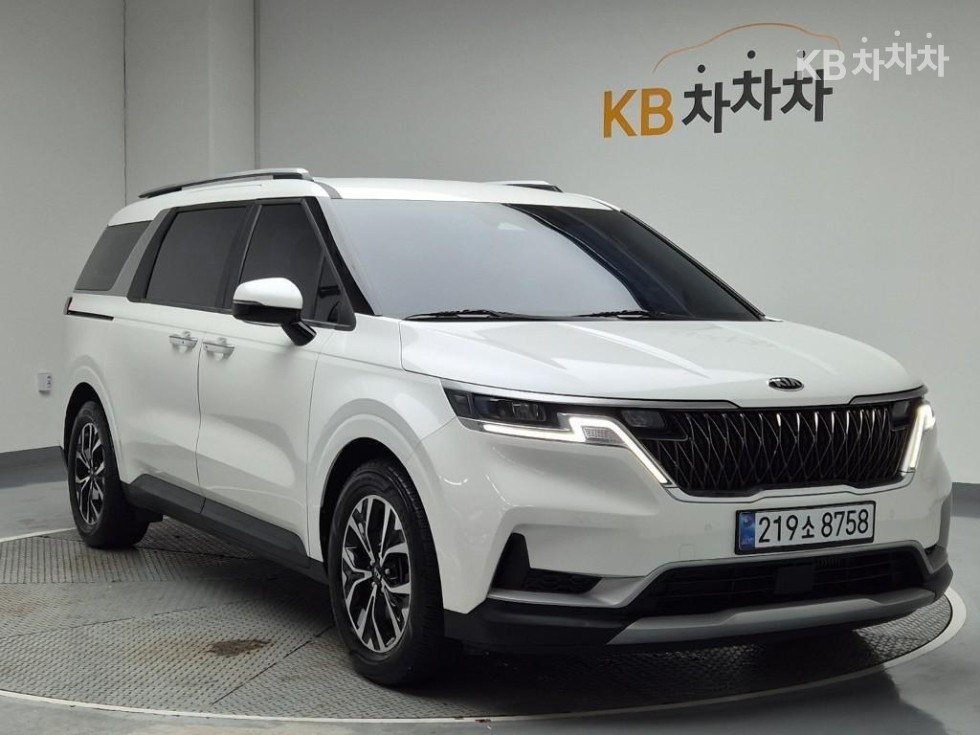 2021 - kia carnival