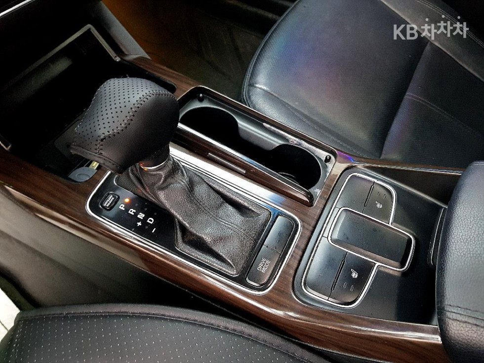 2016 - kia k7