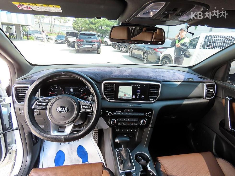 2020 - kia sportage