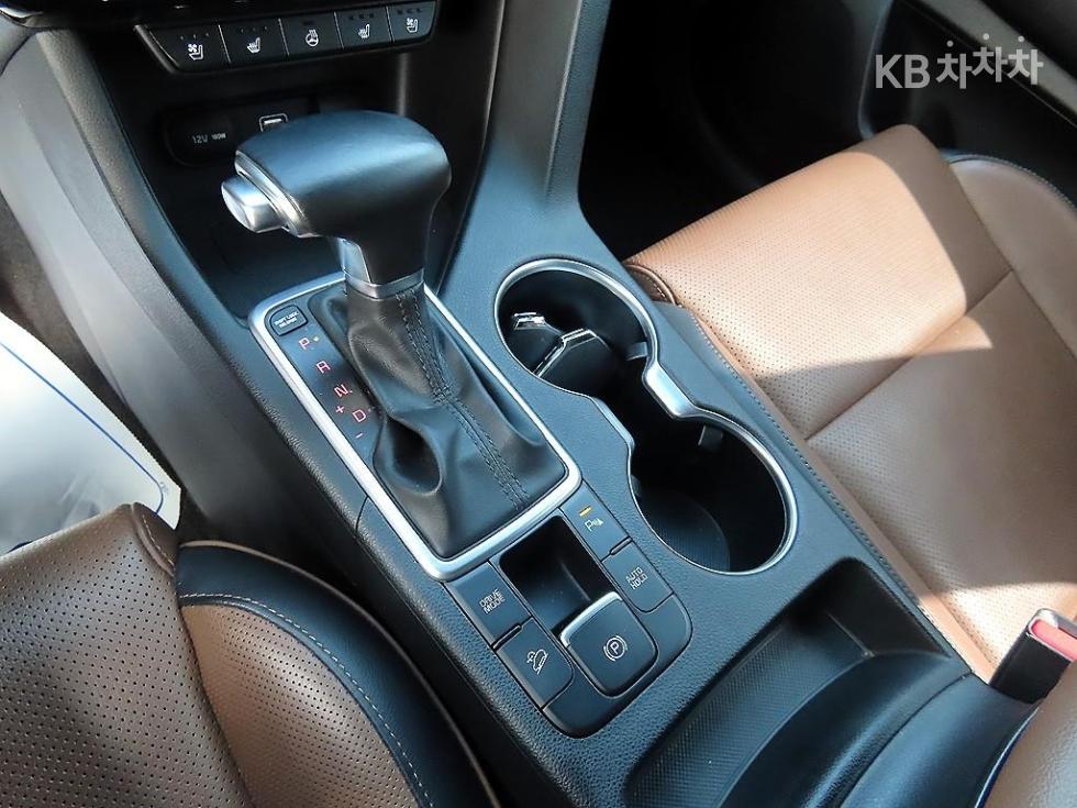 2020 - kia sportage