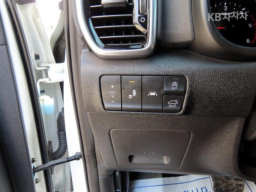 2020 - kia sportage