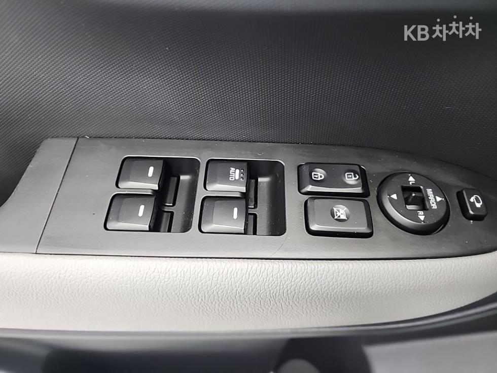 2023 - kia kia