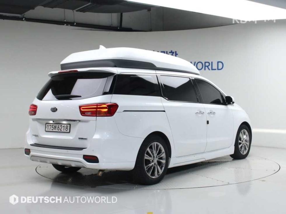 2020 - kia carnival