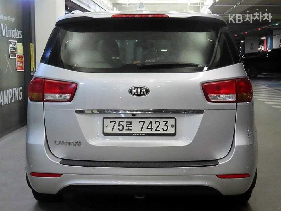 2018 - kia carnival