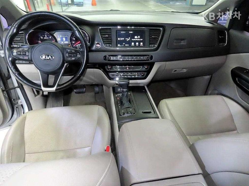 2018 - kia carnival