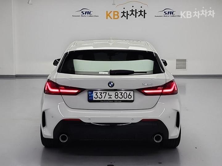 BMW 1 Series F40 120i M Sport 4