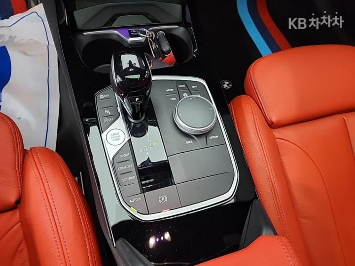 BMW 1 Series F40 120i M Sport 9