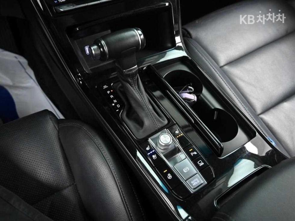 2020 - kia k7