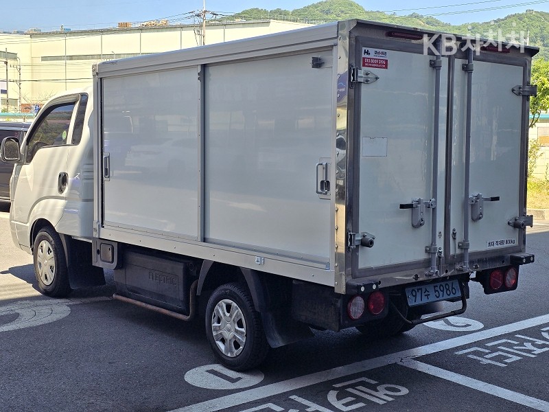 2021 - kia bongo iii