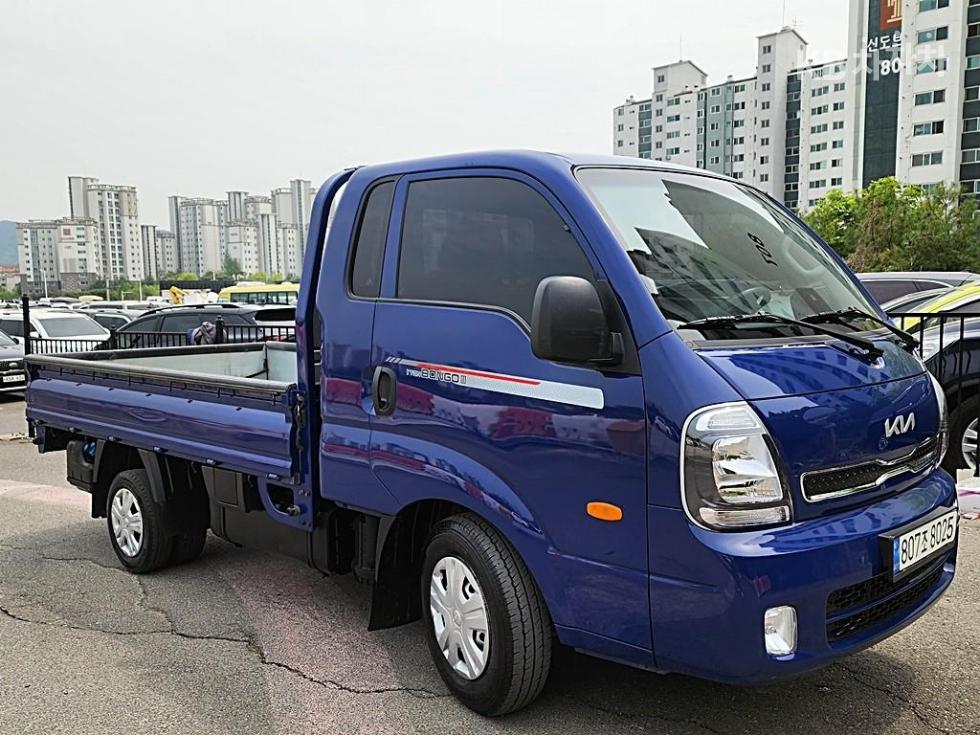 2023 - kia bongo iii