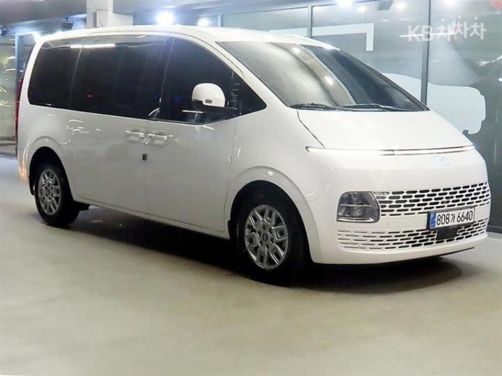 Hyundai Staria Cargo 5-Seater Modern — foto 1