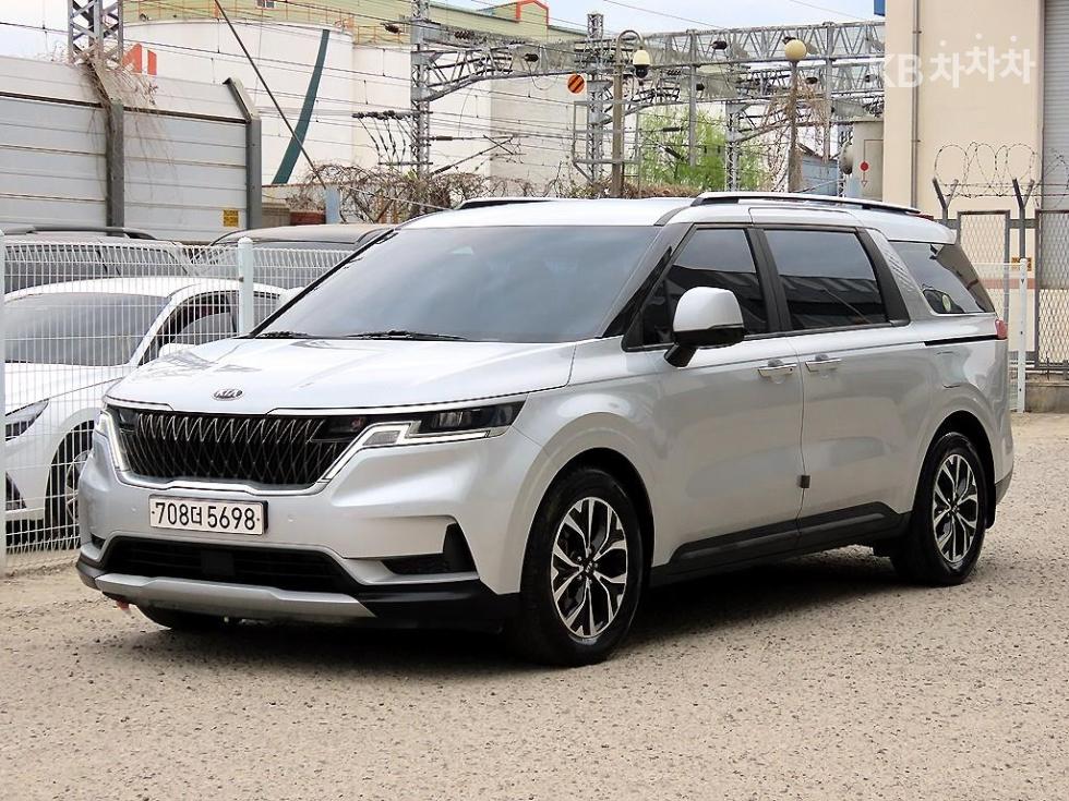 2021 - kia carnival
