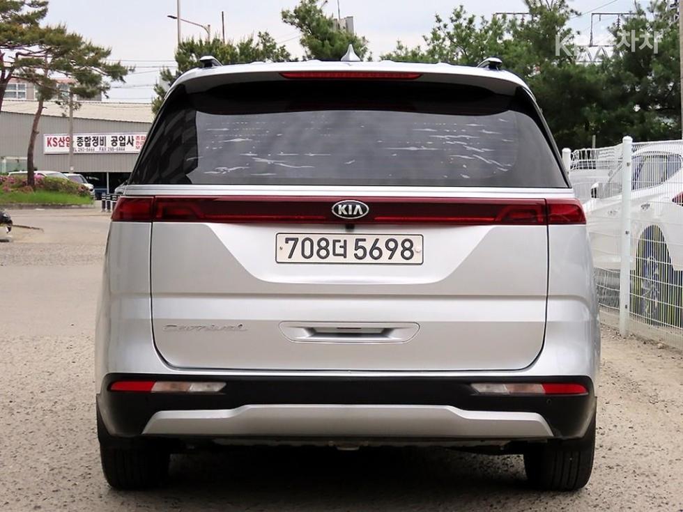 2021 - kia carnival