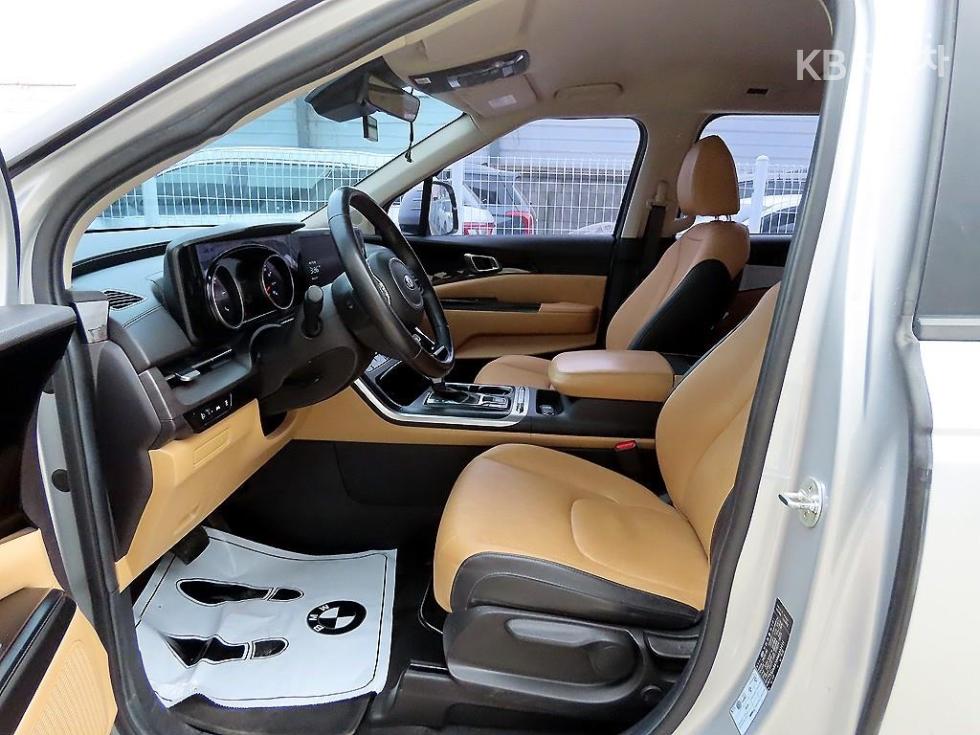 2021 - kia carnival