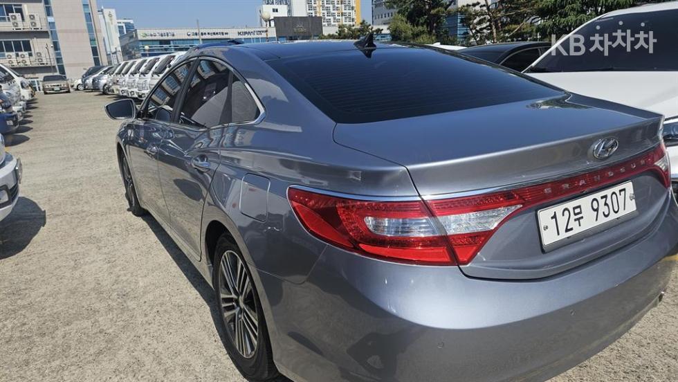 Hyundai Grandeur — miniaturë 3