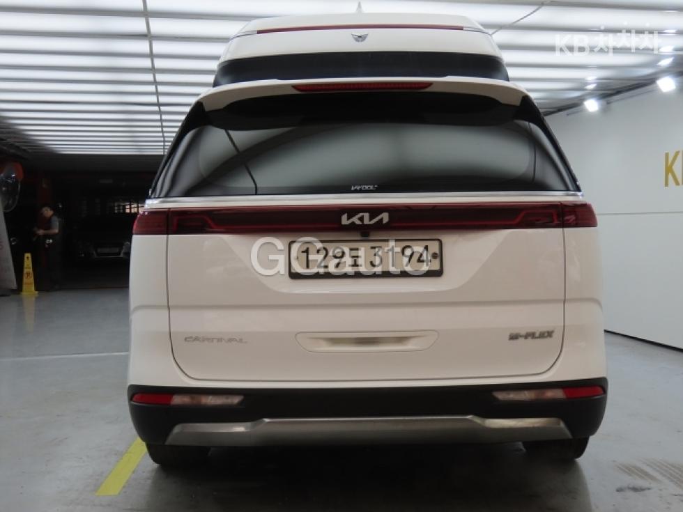 2022 - kia carnival