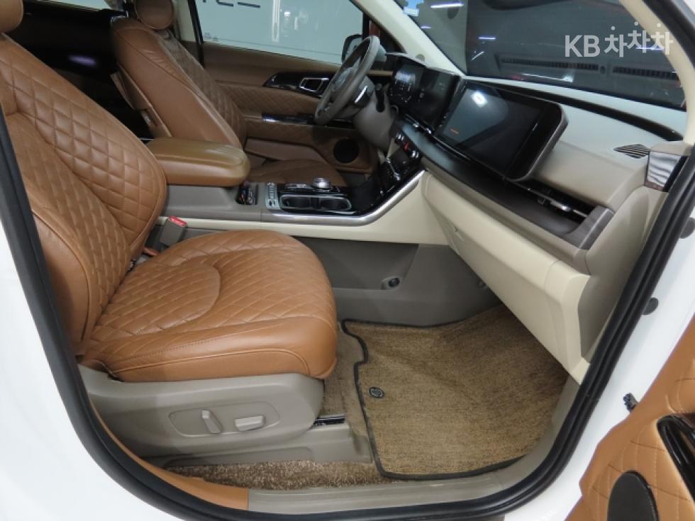 2022 - kia carnival
