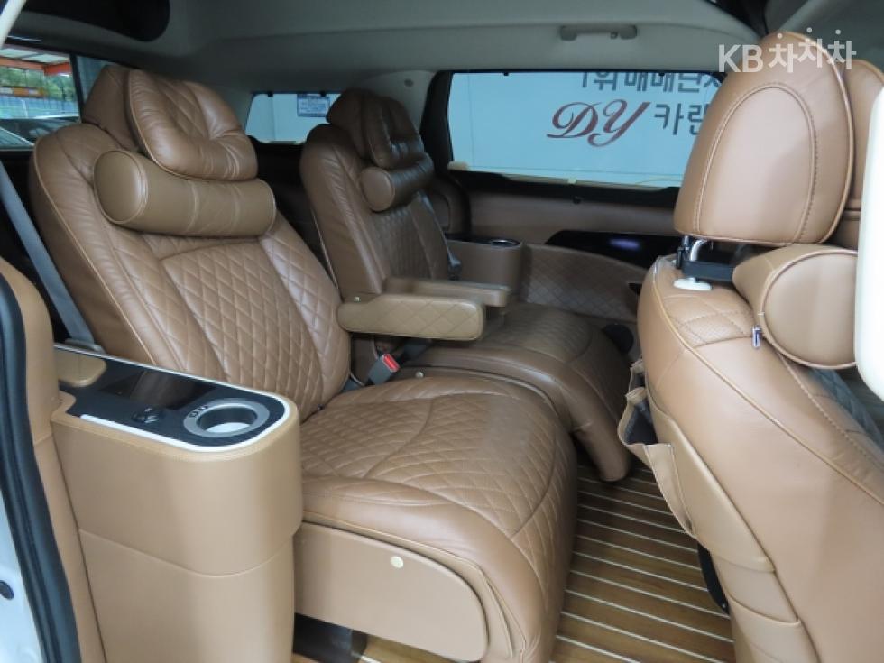 2022 - kia carnival