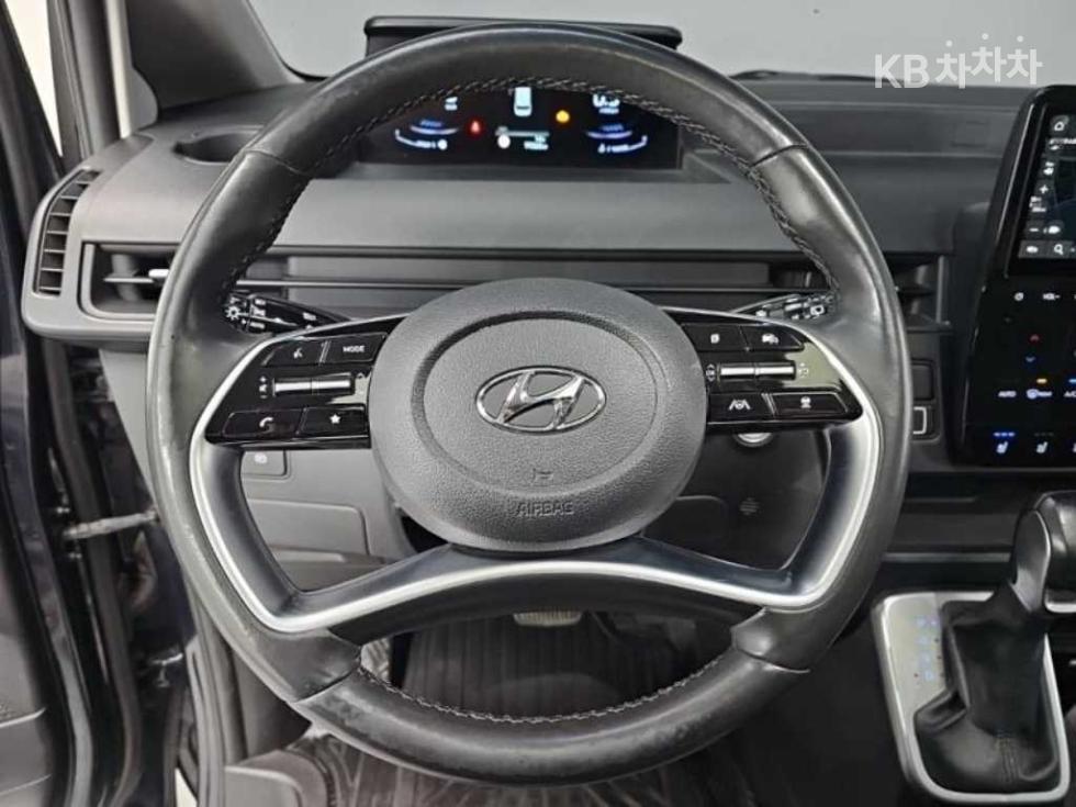 Hyundai Staria — miniaturë 7