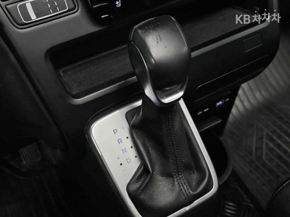 Hyundai Staria — miniaturë 12