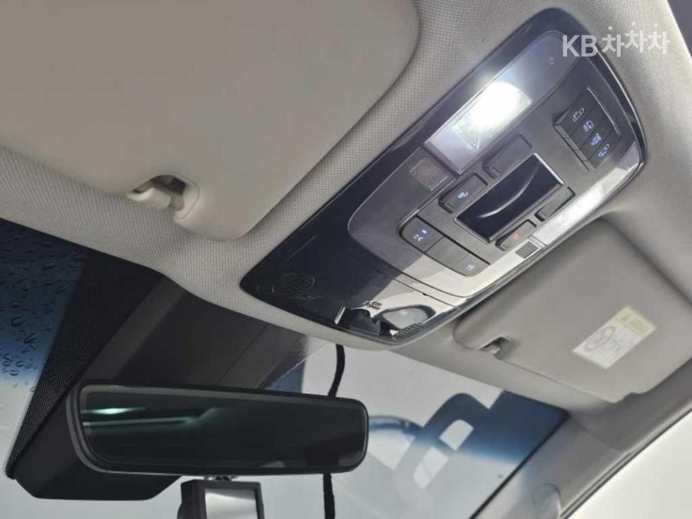 Hyundai Staria — miniaturë 13