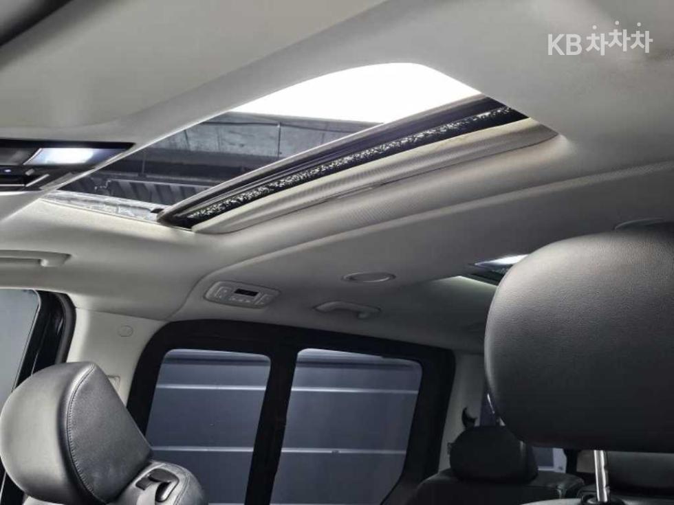 Hyundai Staria — miniaturë 15
