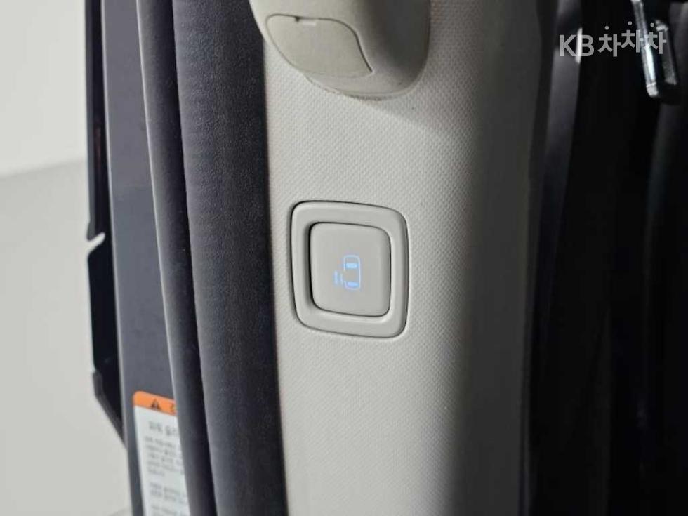 Hyundai Staria — miniaturë 16