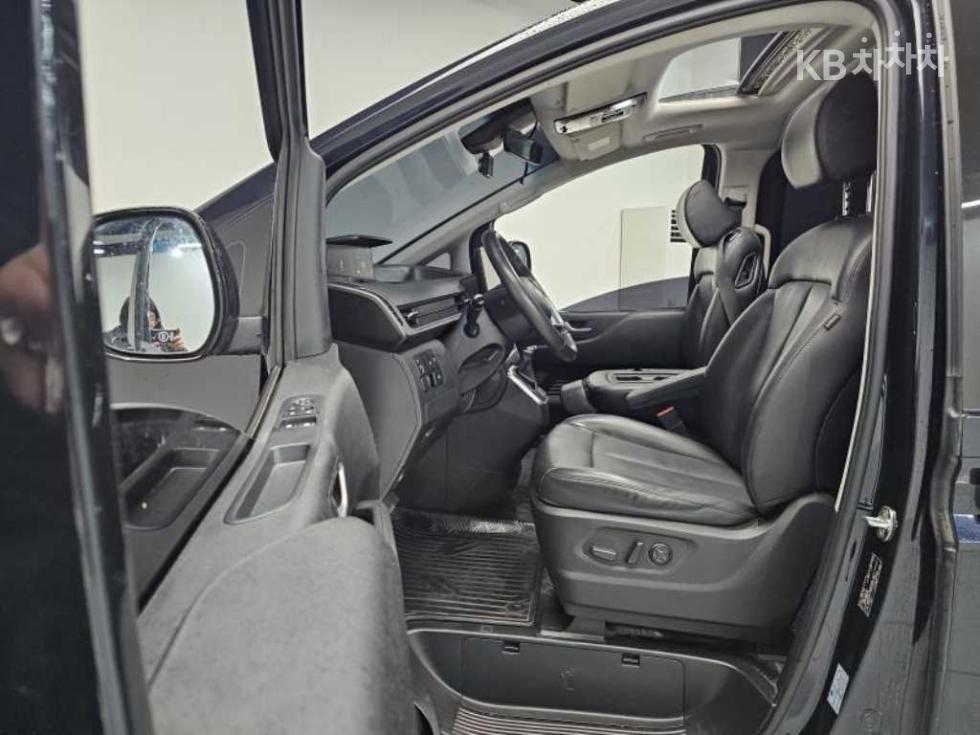Hyundai Staria — miniaturë 18