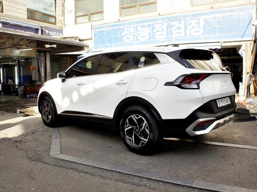 2023 - kia sportage