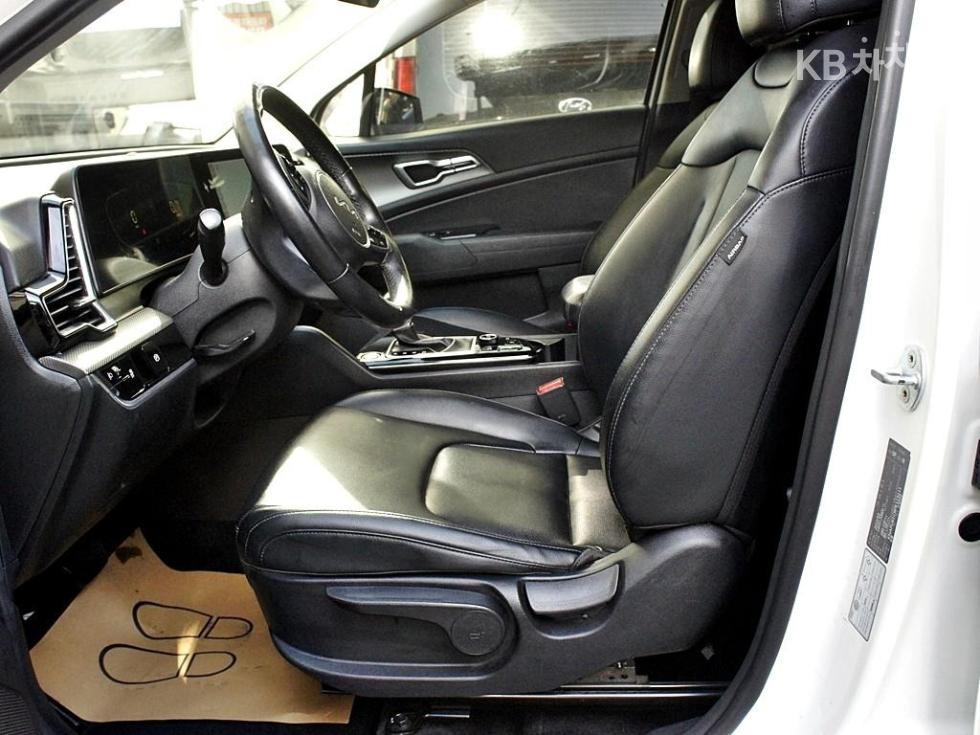 2023 - kia sportage