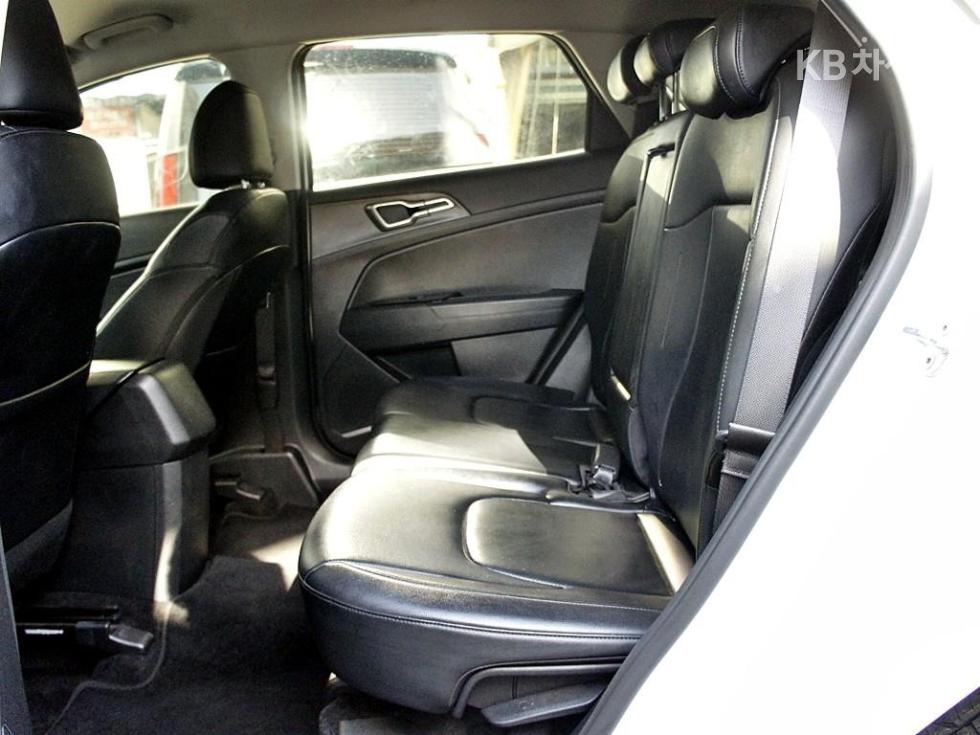 2023 - kia sportage