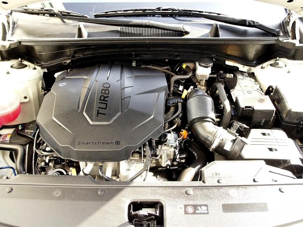 2023 - kia sportage