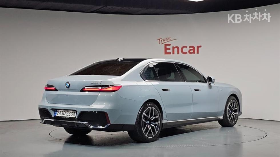 BMW 7er — miniaturë 2