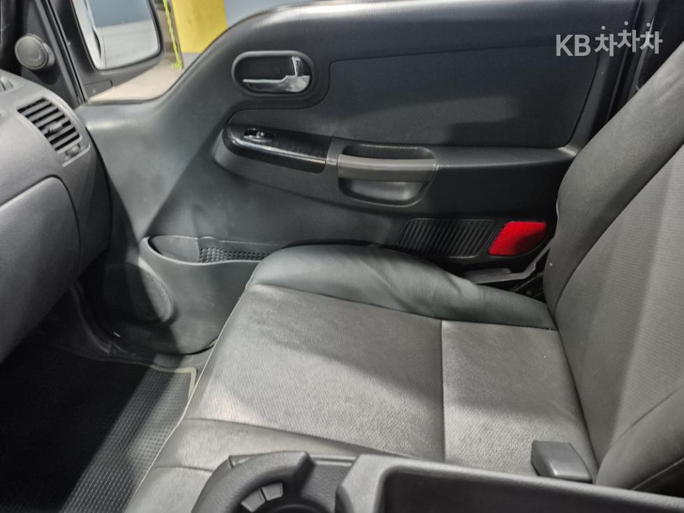 2012 - kia bongo iii
