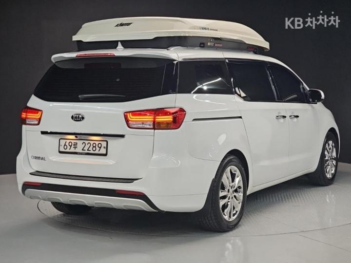 Kia Carnival 2.2 Diesel Noblesse 5