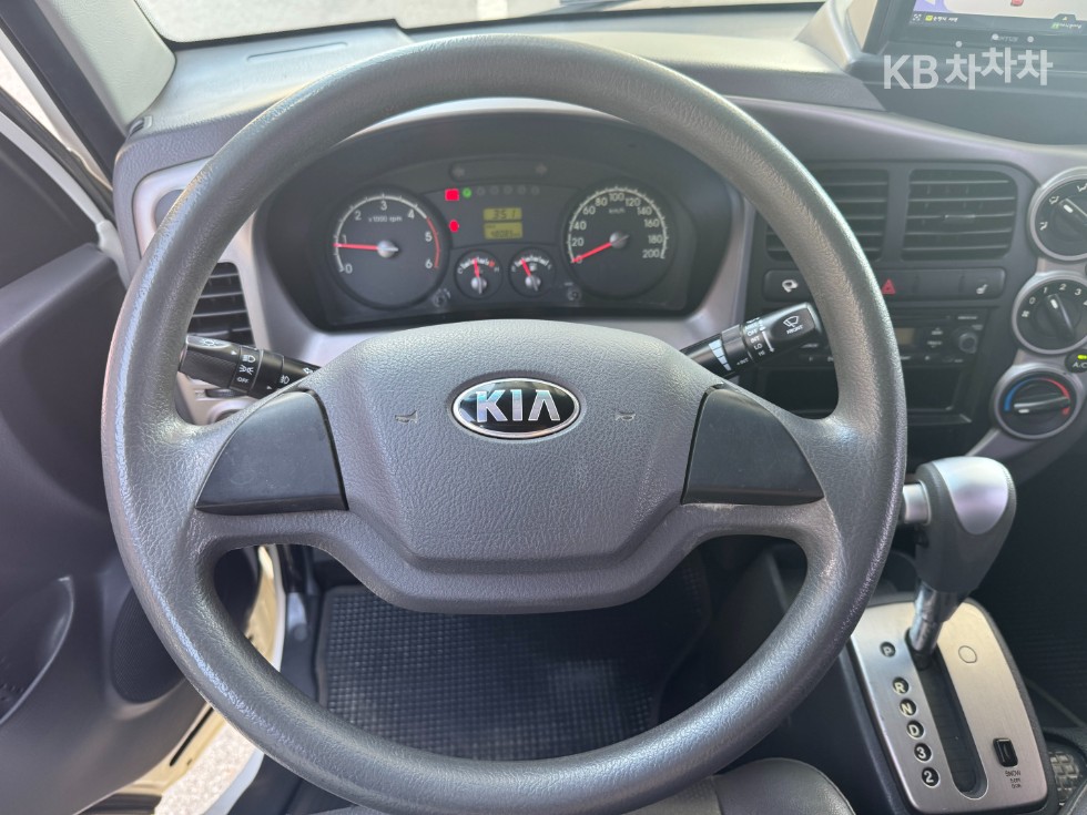 2014 - kia bongo iii
