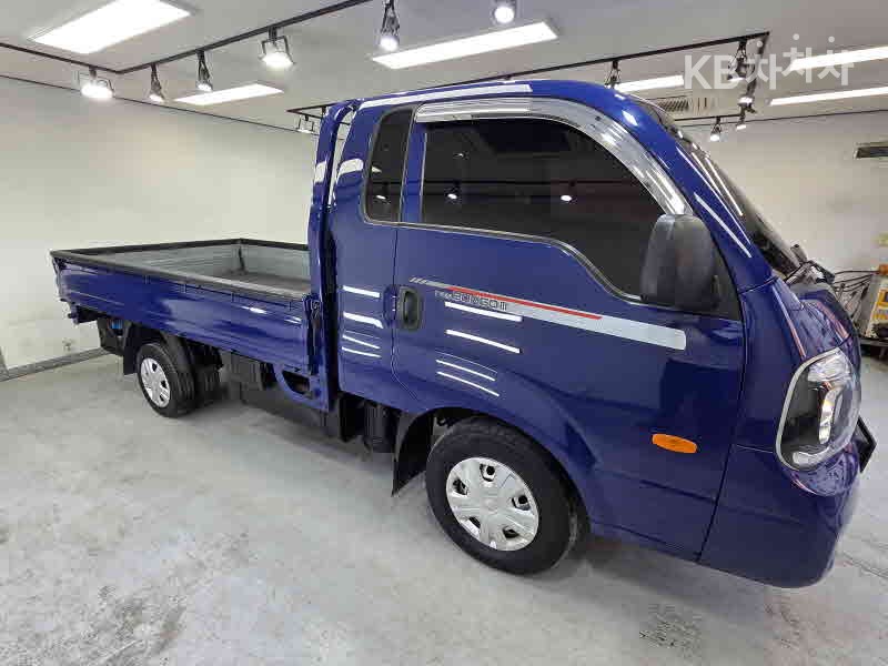 2022 - kia bongo iii