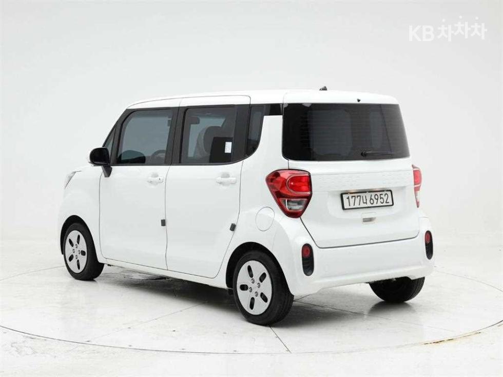 2022 - kia ray