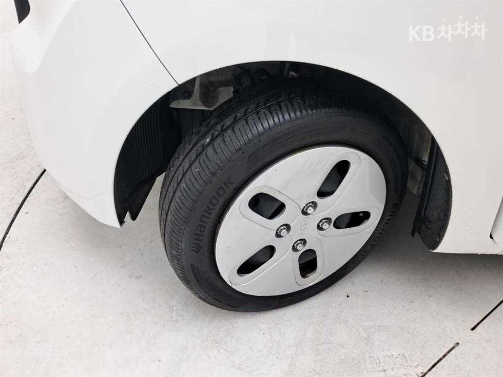 2022 - kia ray