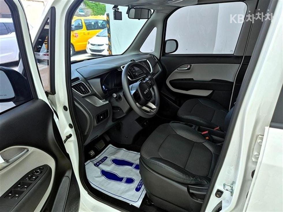 2022 - kia ray