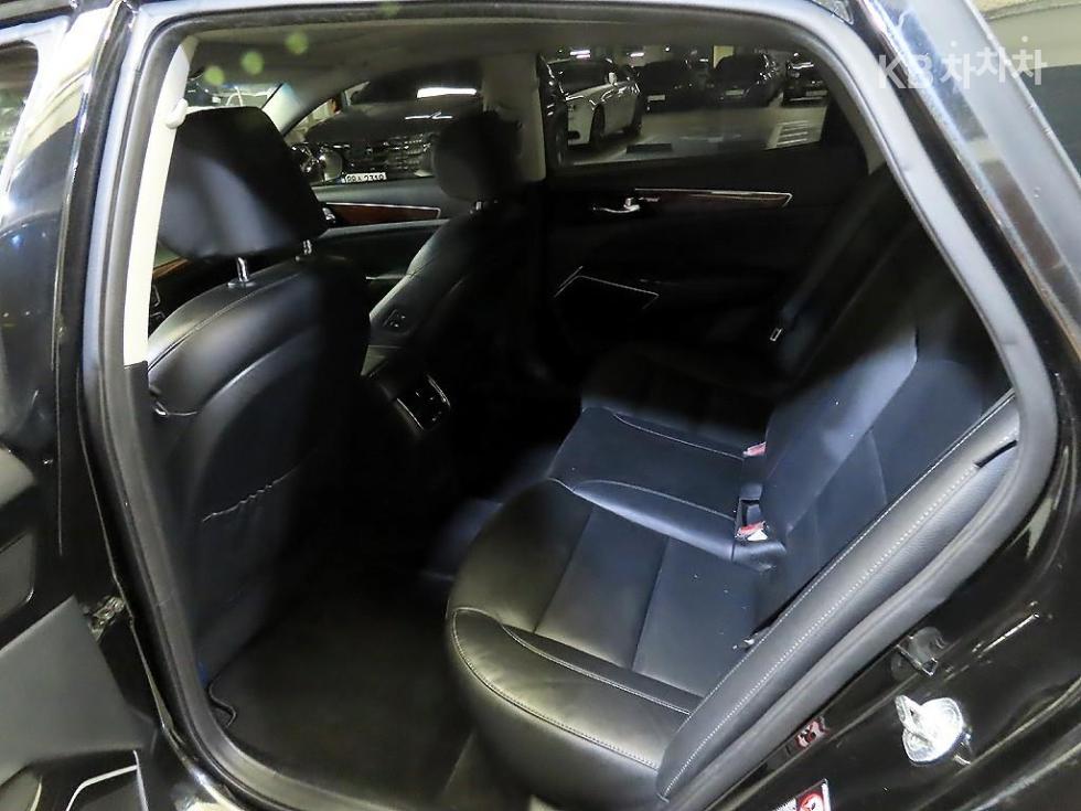 2017 - kia k7
