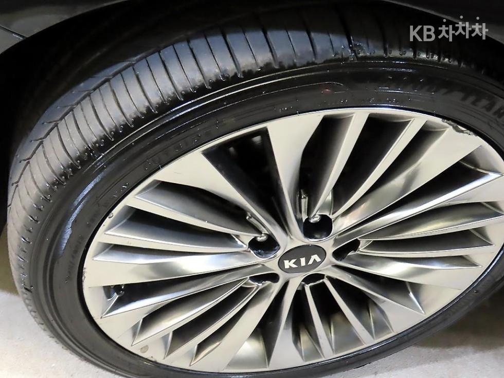 2017 - kia k7